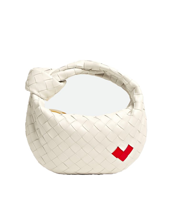 720x960_BottegaVeneta_ValentinesDay2023_pasted-image-0-1