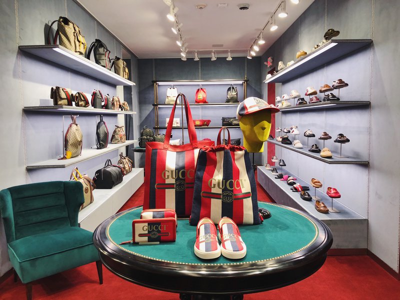 indre ros uddybe Shop Gucci at its Fabulous New Temporary Location! | Americana Manhasset