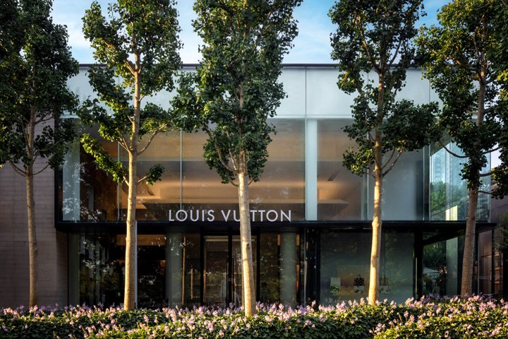 Louis Vuitton  Americana Manhasset