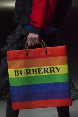 Burberry Spring 2018 - Runway Review | Americana Manhasset