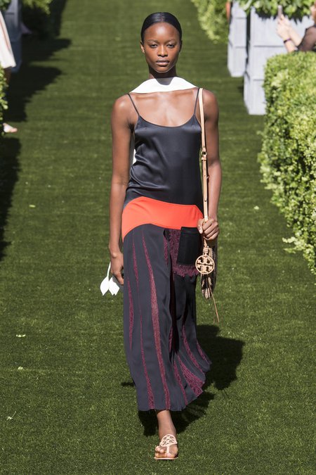 AD Cover Star Tory Burch's New York SS18 Fashion Show Honors Design Legend  David Hicks