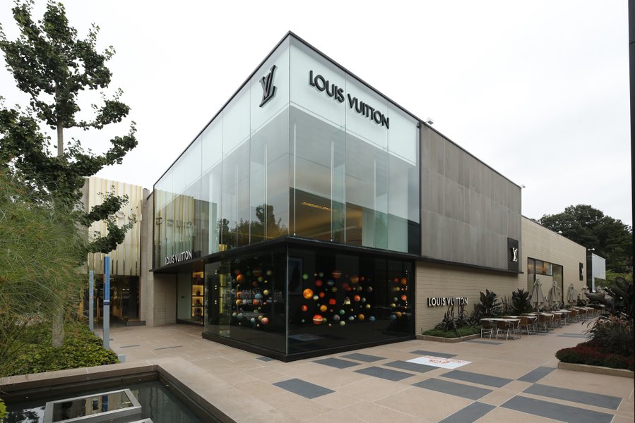 Louis Vuitton at Roosevelt Field® - A Shopping Center in Garden